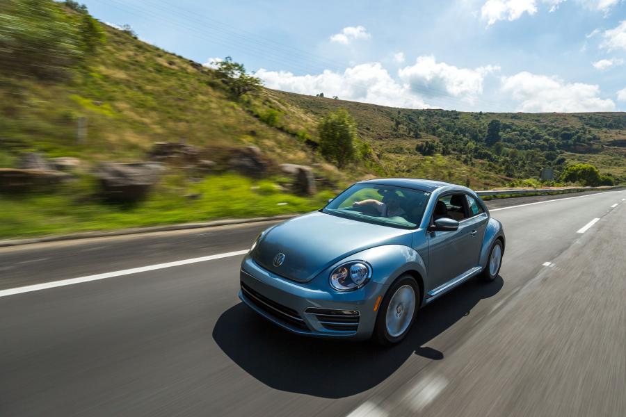  Volkswagen Beetle SE Final Edition 2018 года  (NA) (фото 6 из 15)